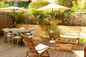 Spacious cocoon with nice garden close to the sea